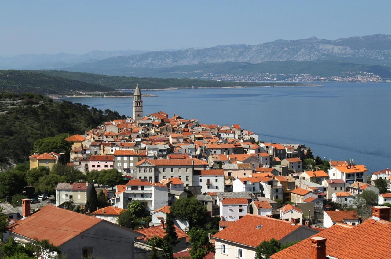Apartments With A Parking Space Vrbnik, Krk - 429 Exterior foto